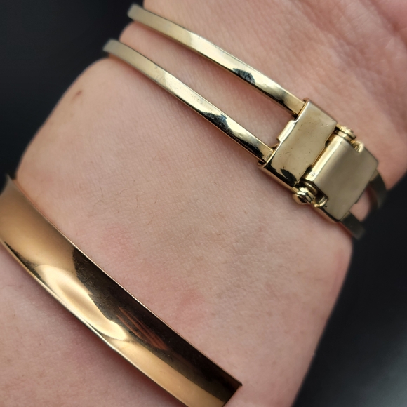 Elegant Gold Tone Bracelets 2 pcs - Picture 5 of 7